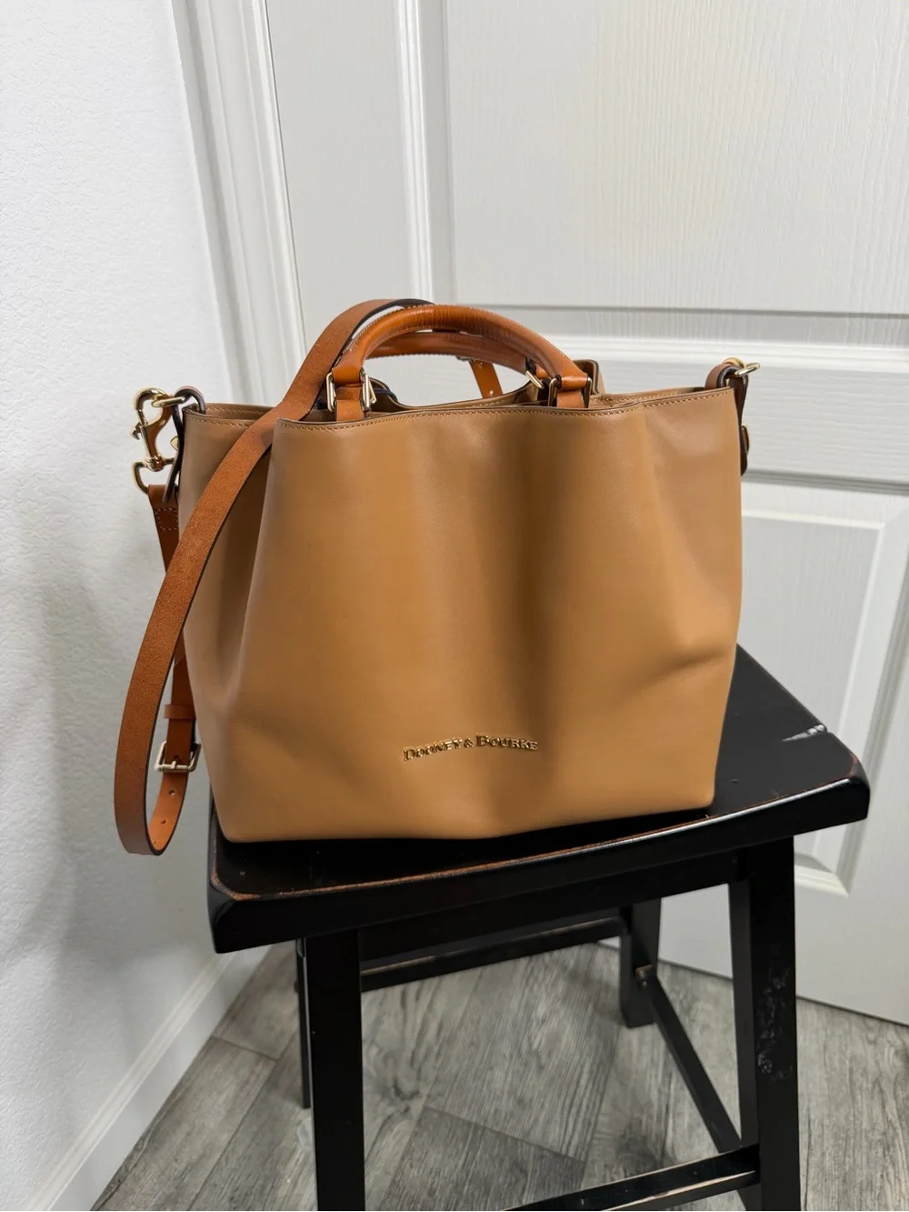 Dooney & Bourke Large City Barlow